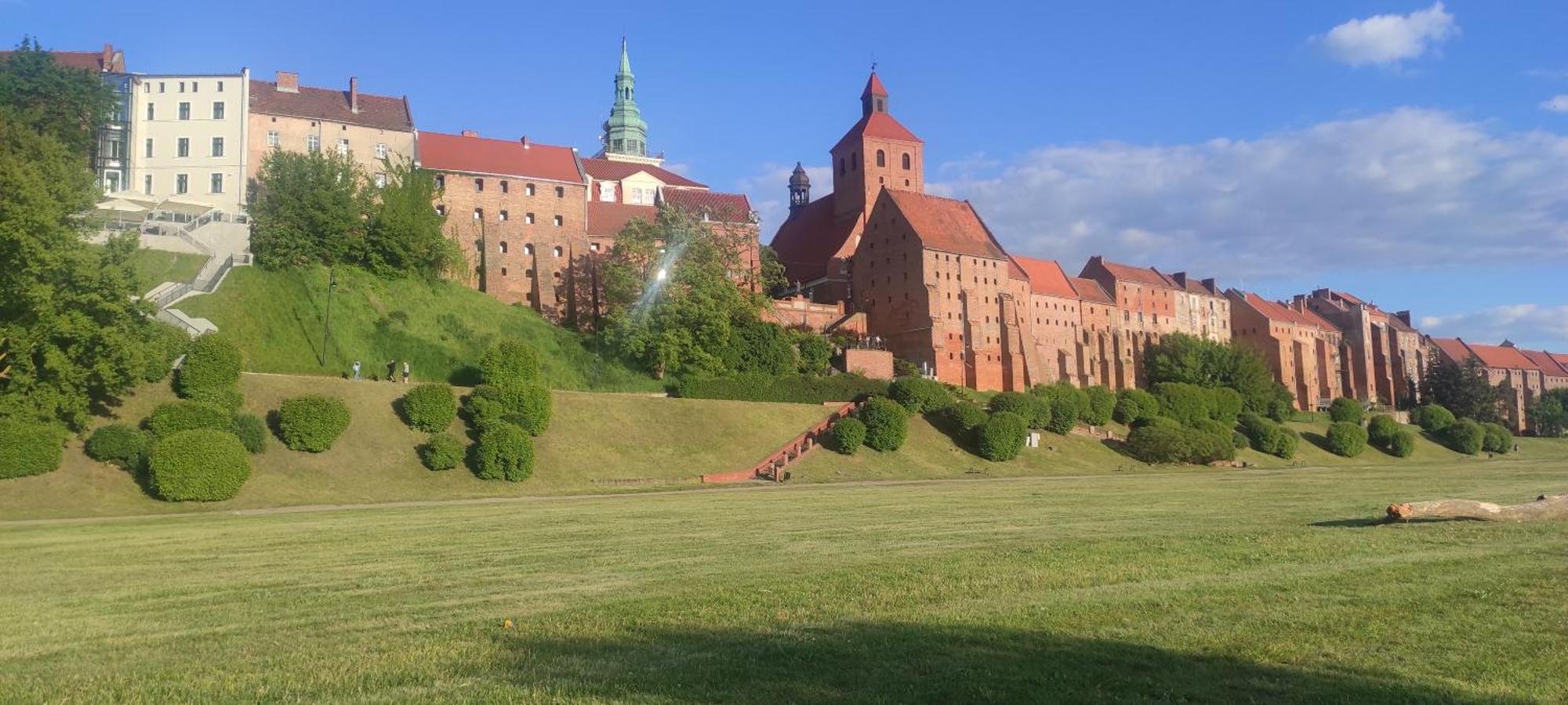 Grudziądz City Center Apartment 45M, 1 Bedroom And 1 Living Room With Kitchen Plus Bathroom, A Perfect Family Friendly Place Or For Home Office And A Longer Stay, A Proper Office Desk With Business Chair Provided, 100M From Market Square And Vistula River מראה חיצוני תמונה